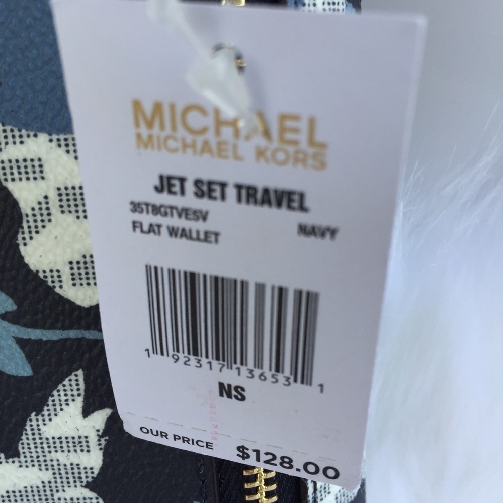 Michael Kors Jet set travel navy floral wallet - Picture 5 of 8